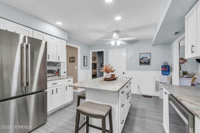 8 Concord Circle, Howell, NJ 07731