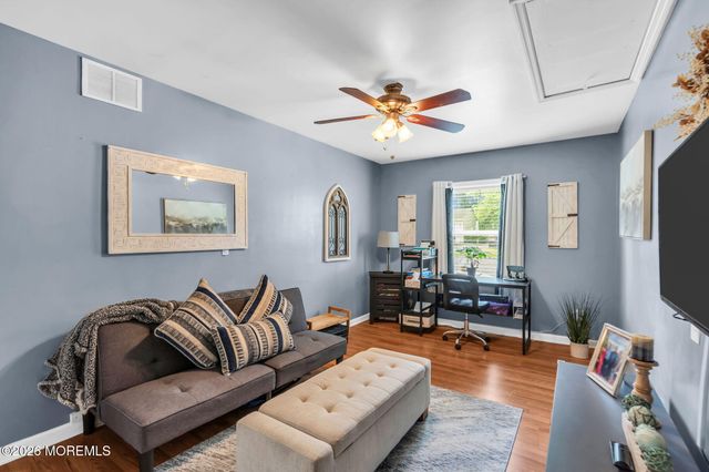 8 Concord Circle, Howell, NJ 07731