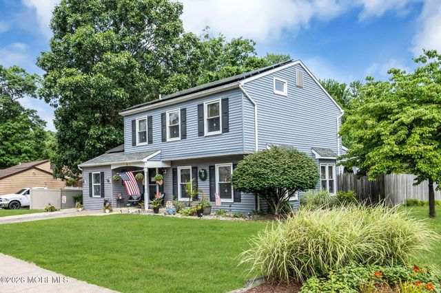 8 Concord Circle, Howell, NJ 07731