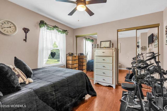 8 Concord Circle, Howell, NJ 07731