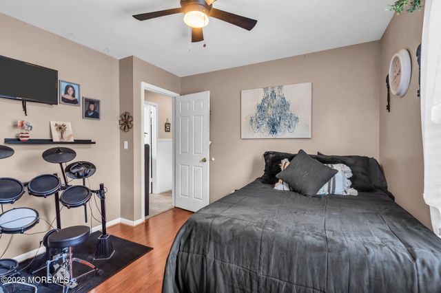 8 Concord Circle, Howell, NJ 07731