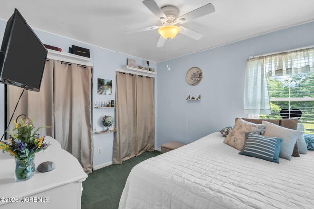 8 Concord Circle, Howell, NJ 07731