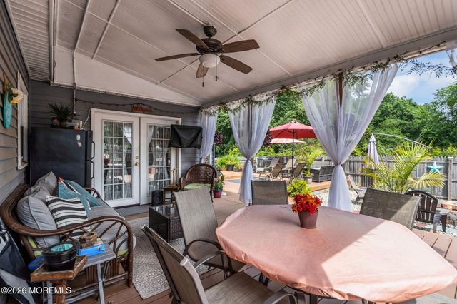 8 Concord Circle, Howell, NJ 07731