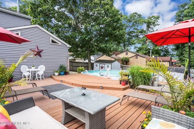 8 Concord Circle, Howell, NJ 07731