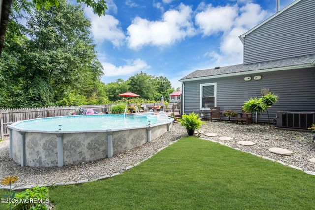 8 Concord Circle, Howell, NJ 07731