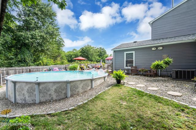 8 Concord Circle, Howell, NJ 07731