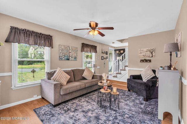 8 Concord Circle, Howell, NJ 07731