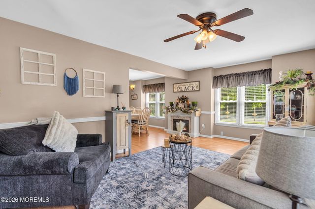 8 Concord Circle, Howell, NJ 07731