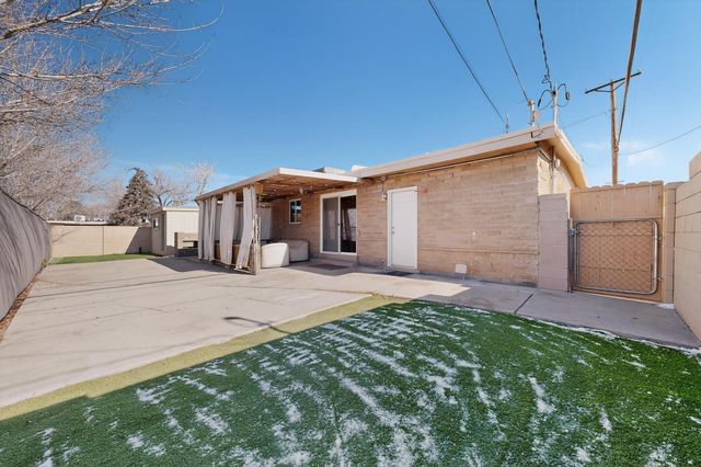 1237 Pitt Street NE, Albuquerque, NM 87112