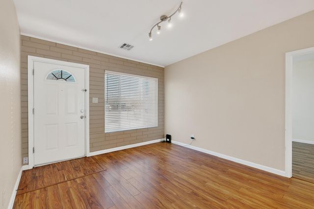 1237 Pitt Street NE, Albuquerque, NM 87112