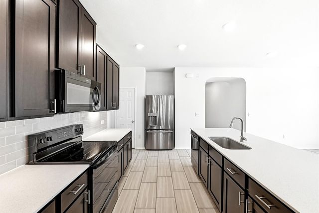 501 Ayinger LN, Austin, TX 78728