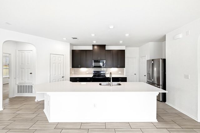 501 Ayinger LN, Austin, TX 78728