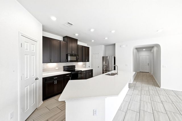 501 Ayinger LN, Austin, TX 78728