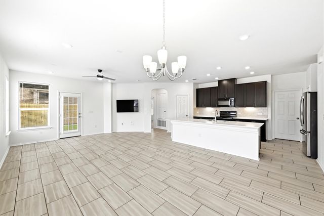 501 Ayinger LN, Austin, TX 78728