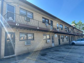 16 King Arthur Court 16, Northlake, IL 60164
