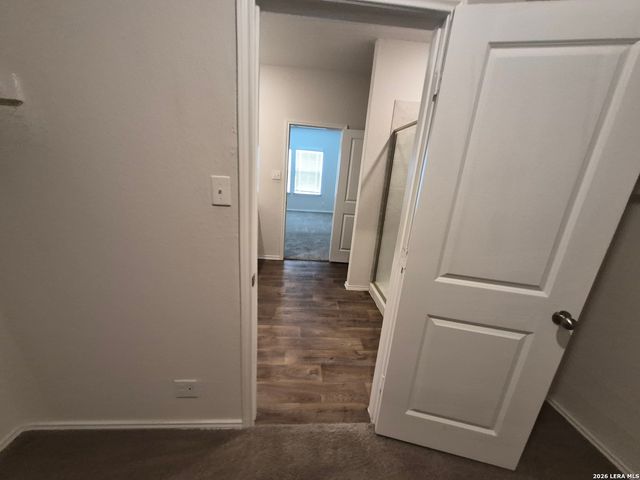 465 MIDDLE GREEN LOOP, Floresville, TX 78114