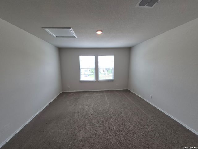 465 MIDDLE GREEN LOOP, Floresville, TX 78114