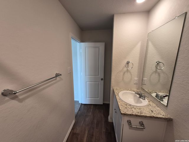 465 MIDDLE GREEN LOOP, Floresville, TX 78114