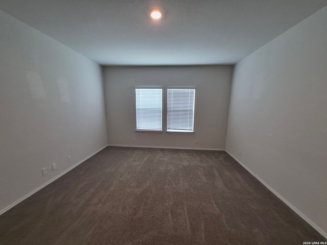 465 MIDDLE GREEN LOOP, Floresville, TX 78114