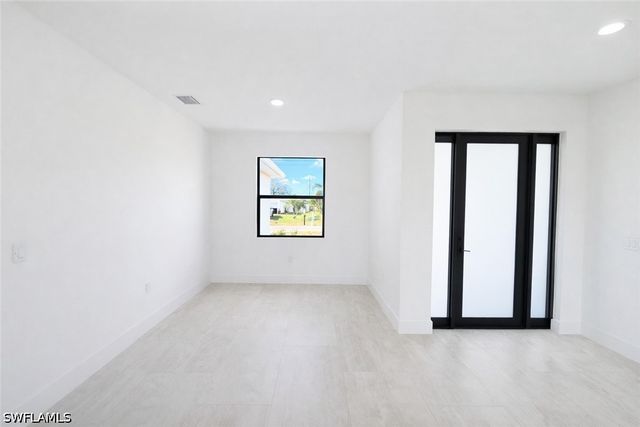 211 NW 25th AVE, Cape Coral, FL 33993