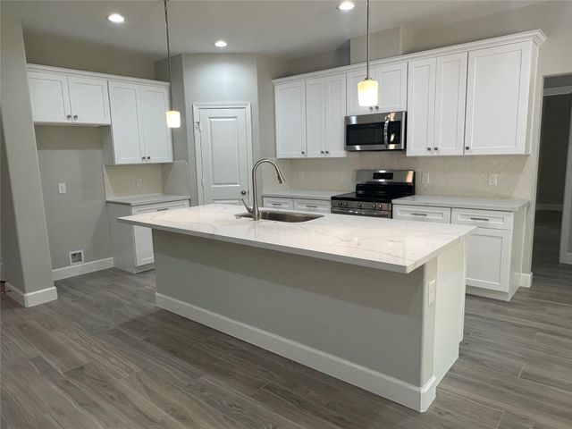 1608 Mohawk Drive, Montgomery, TX 77316