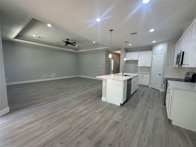 1608 Mohawk Drive, Montgomery, TX 77316