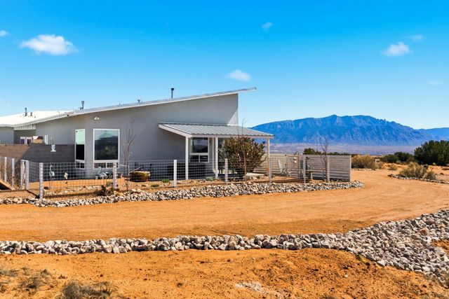 5225 Chopin Road NE, Rio Rancho, NM 87144