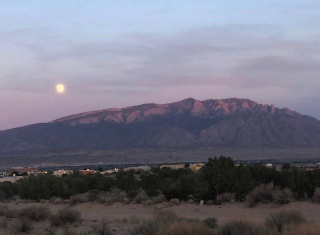 5225 Chopin Road NE, Rio Rancho, NM 87144