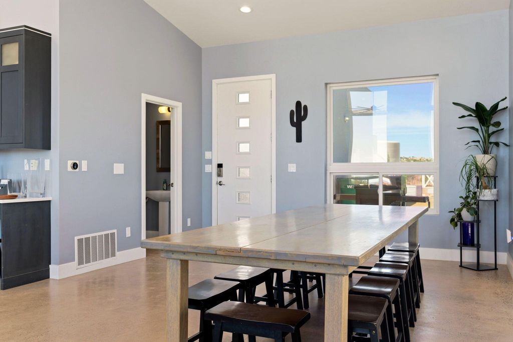 Image 15 of property listing at 5225 Chopin Road NE, Rio Rancho, NM 87144