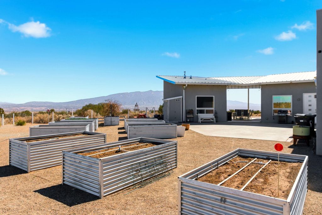 Image 23 of property listing at 5225 Chopin Road NE, Rio Rancho, NM 87144