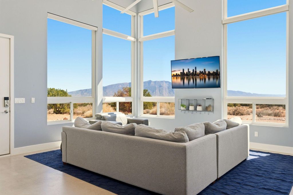 Image 3 of property listing at 5225 Chopin Road NE, Rio Rancho, NM 87144