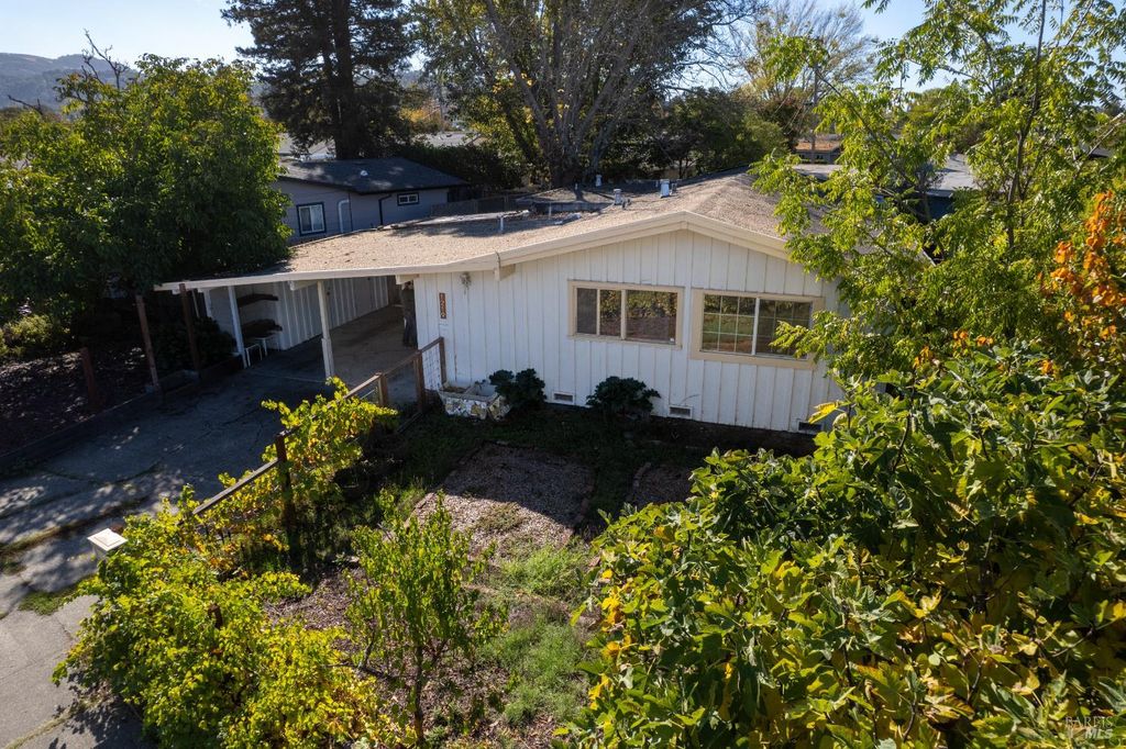 1219 Janet Way, Santa Rosa, CA 95405
