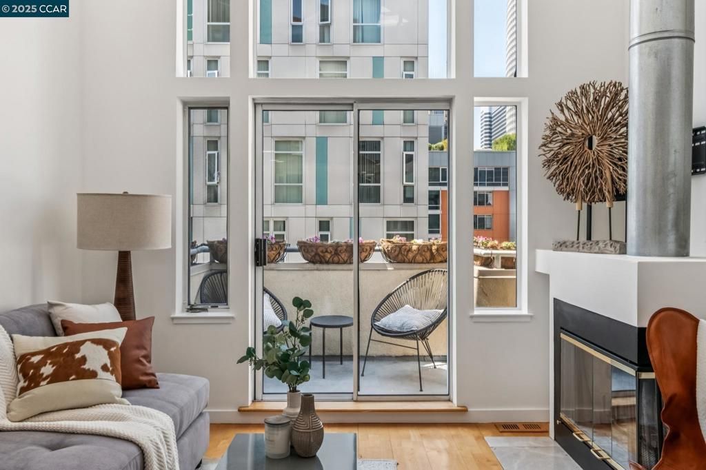 Image 9 of property listing at 56 Guy Place, San Francisco, CA 94105