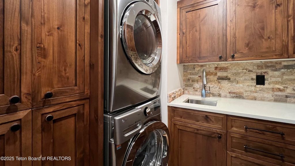 20 DIAMANDIS DR 20, Alpine, WY 83128 photo 10