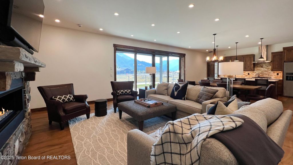 20 DIAMANDIS DR 20, Alpine, WY 83128 photo 2