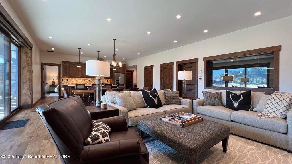 20 DIAMANDIS DR 20, Alpine, WY 83128 photo 4