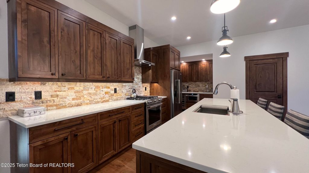 20 DIAMANDIS DR 20, Alpine, WY 83128 photo 7