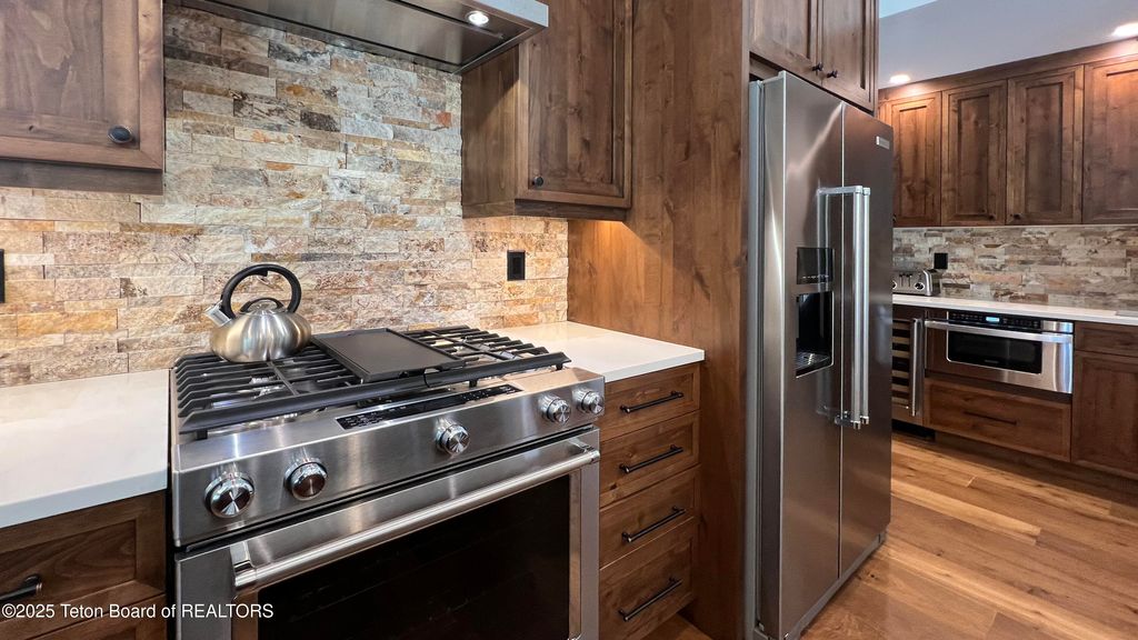 20 DIAMANDIS DR 20, Alpine, WY 83128 photo 8