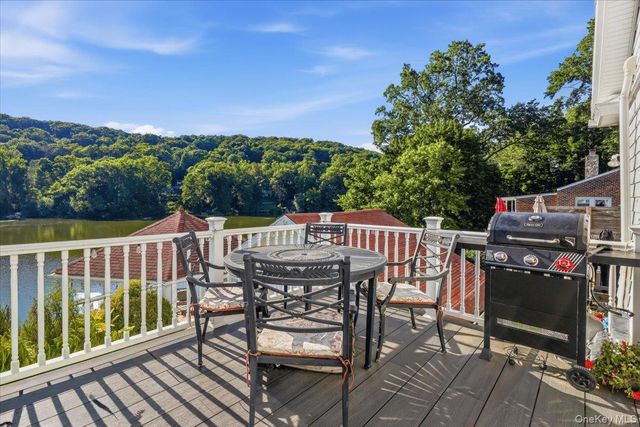 65 Lake Drive, Lake Peekskill, NY 10537