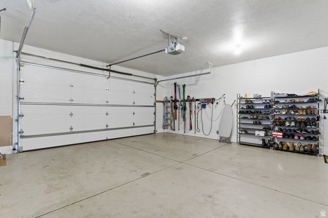 3311 COVE CIR, Layton, UT 84040