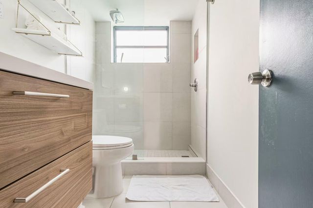 2404 NE 33RD Avenue 4, Fort Lauderdale, FL 33305