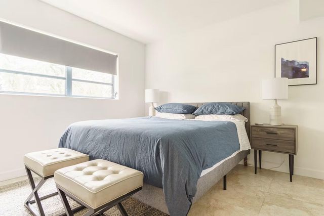 2404 NE 33RD Avenue 4, Fort Lauderdale, FL 33305