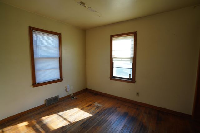 3320 S Palisade, Wichita, KS 67217