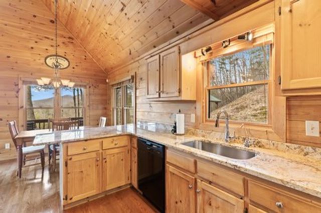 131 Toccoa Overlook Lane, Blue Ridge, GA 30513