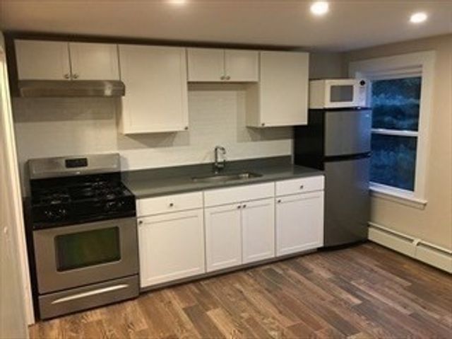 66 Spring Rd 3, Needham, MA 02494