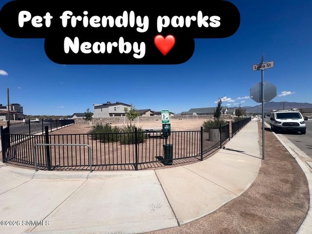 124 Monteine Trail, Sunland Park, NM 88008