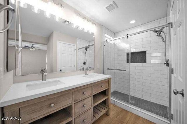 3941 E CAT BALUE Drive, Phoenix, AZ 85050