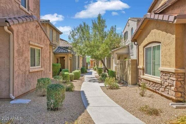 3941 E CAT BALUE Drive, Phoenix, AZ 85050