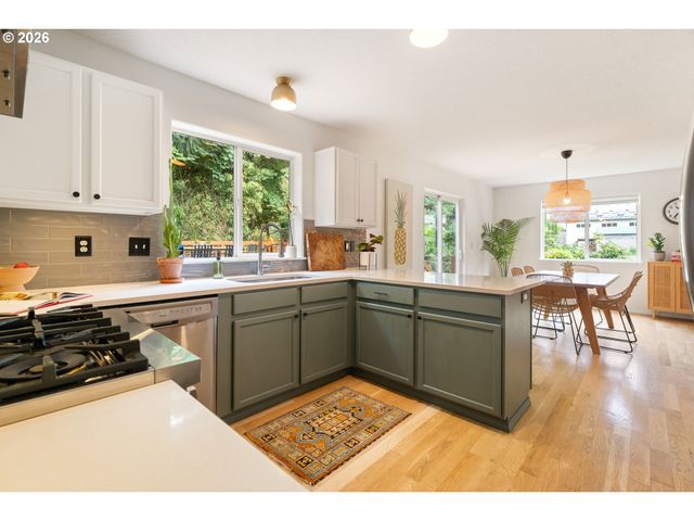 6111 Ne 49TH Ave, Portland, OR 97218