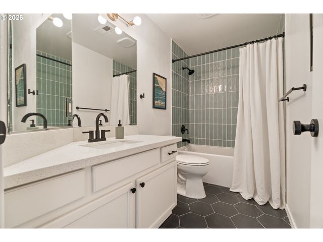 6111 Ne 49TH Ave, Portland, OR 97218